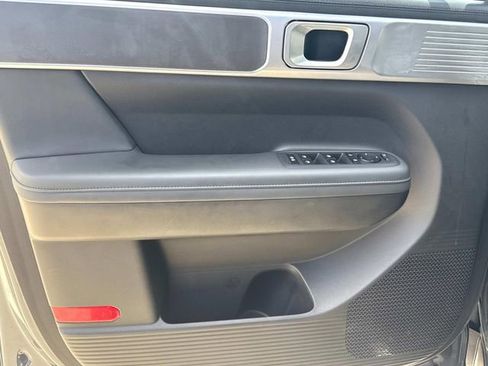 Used 2025 Hyundai Santa Fe SEL FWD image 25