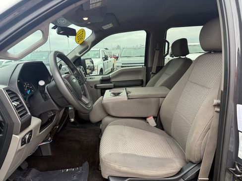 Used 2017 Ford F150 XLT image 5