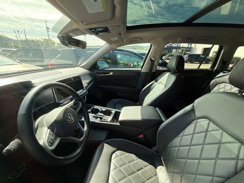 Used 2025 Volkswagen Atlas SEL Premium R-Line AWD/4WD image 7