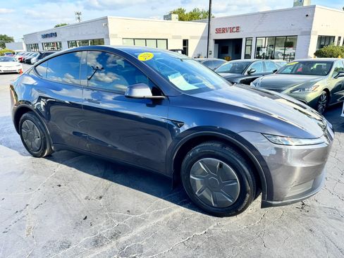 Used 2026 Tesla Model Y Long Range RWD image 5