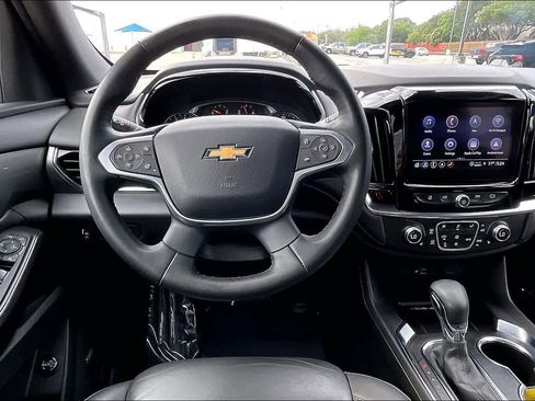 Used 2023 Chevrolet Traverse LT w/ LT Premium Package AWD/4WD image 6