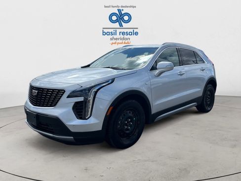 Used 2022 Cadillac XT4 Premium Luxury w/ Enhanced Visibility Package image 2