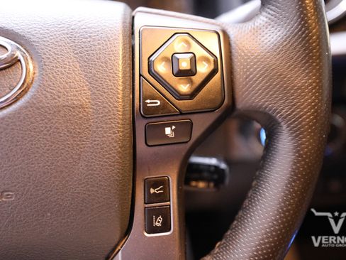 Used 2019 Toyota Tacoma TRD Sport image 21