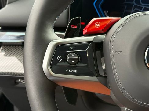 Used 2025 BMW M5 w/ Executive Package image 29