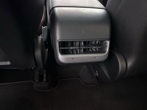 Used 2023 Tesla Model Y Long Range image 19