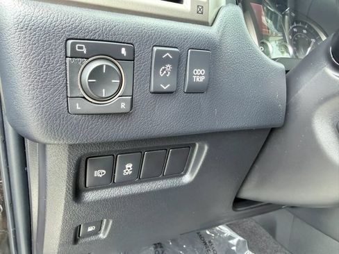 Used 2018 Lexus GX 460 Premium w/ Premium Package AWD/4WD image 12