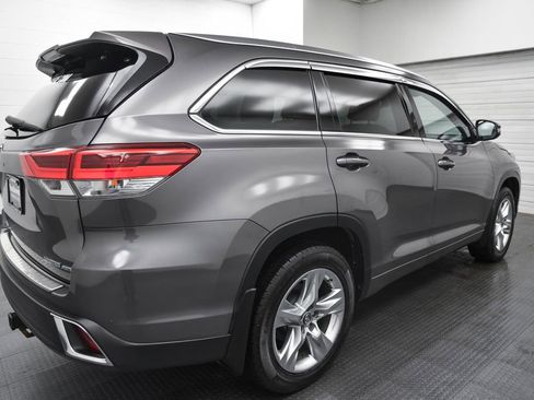 Used 2018 Toyota Highlander image 7