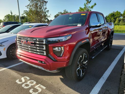 Used 2024 GMC Canyon Denali AWD/4WD image 4
