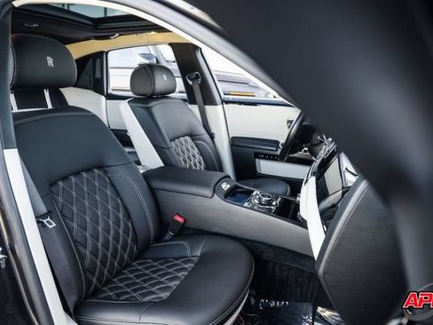 Used 2014 Rolls-Royce Ghost RWD image 81