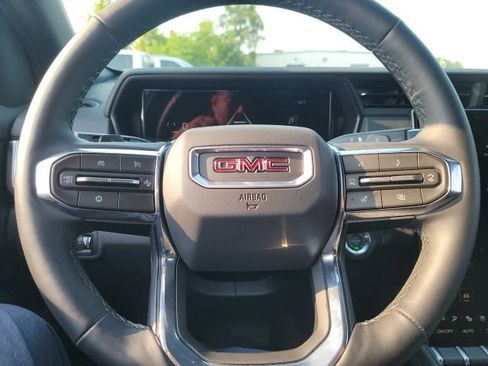 Used 2026 GMC Terrain Elevation w/ Elevation Premium Package AWD/4WD image 13