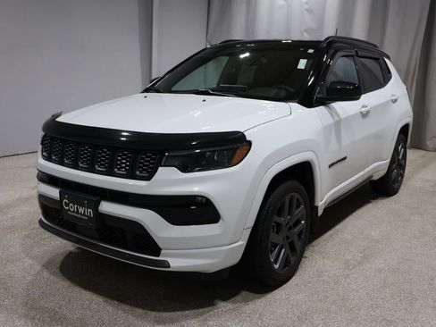 Used 2024 Jeep Compass Limited w/ High Altitude Package image 7