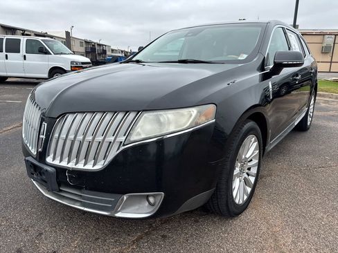 Used 2012 Lincoln MKT FWD image 3