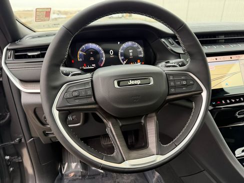 New 2026 Jeep Grand Cherokee Laredo image 25