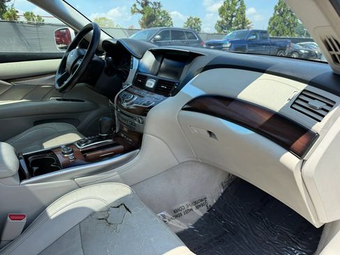 Used 2011 INFINITI M37 w/ Deluxe Touring Pkg RWD image 19