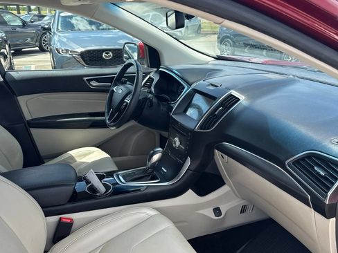 Used 2017 Ford Edge Titanium w/ Equipment Group 301A FWD image 5