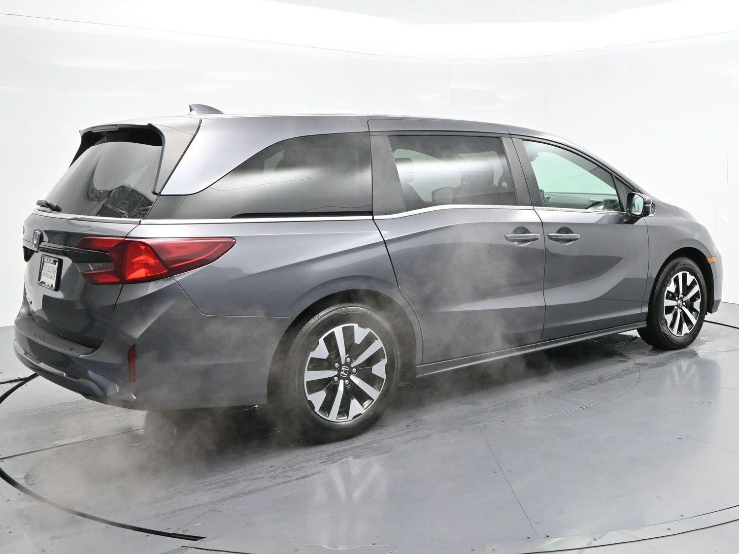 Used 2025 Honda Odyssey EX-L image 7