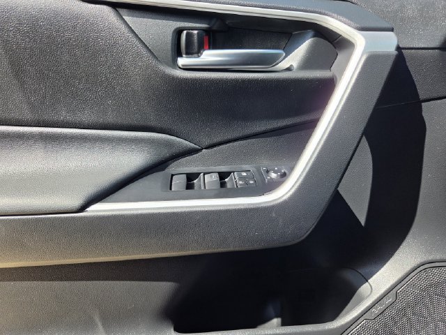 Used 2021 Toyota RAV4 XLE w/ Convenience Package AWD/4WD image 19