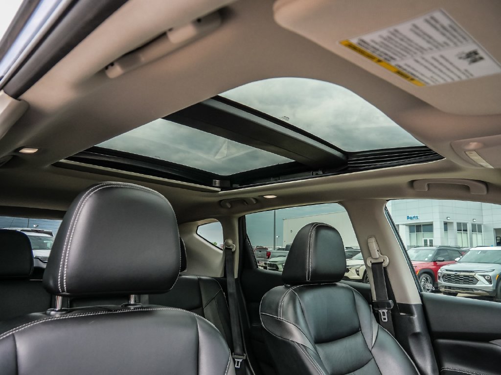 Used 2020 Nissan Murano SL w/ Moonroof Package FWD image 19