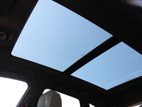 Used 2019 Audi SQ5 Premium Plus w/ Premium Plus Package image 12