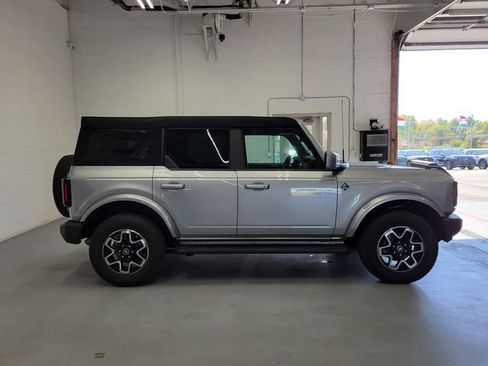 Used 2023 Ford Bronco Outer Banks image 4