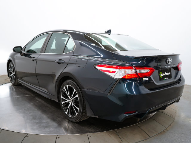 Used 2020 Toyota Camry SE w/ Convenience Package FWD image 4