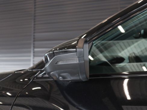 Used 2022 Audi e-tron Premium w/ Convenience Plus Package image 28