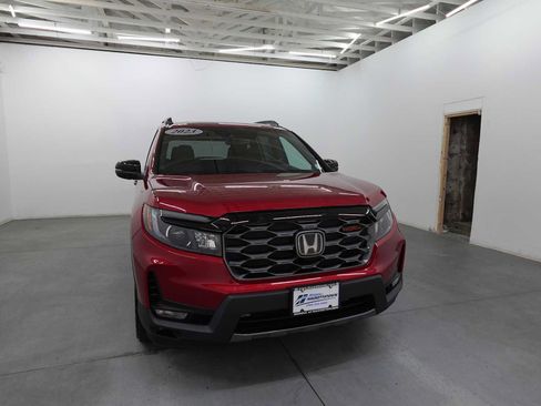 Used 2023 Honda Passport TrailSport image 3