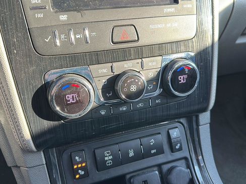 Used 2015 Chevrolet Traverse LT image 18