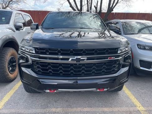 Used 2022 Chevrolet Suburban Z71 w/ Luxury Package image 3