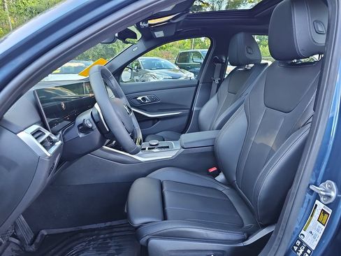 Used 2025 BMW 330i xDrive Sedan w/ M Sport Package AWD/4WD image 10