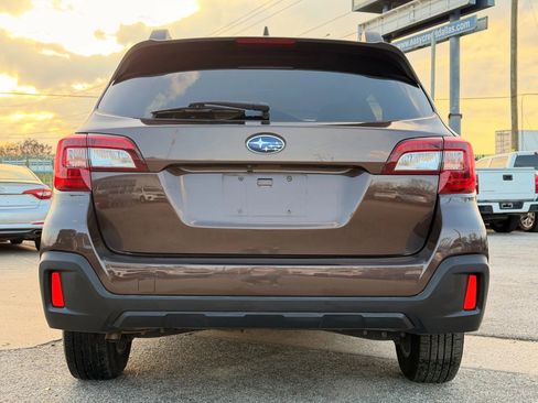 Used 2019 Subaru Outback 2.5i Premium image 4