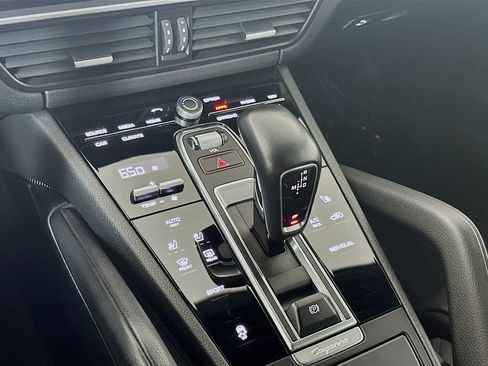 Used 2020 Porsche Cayenne image 17