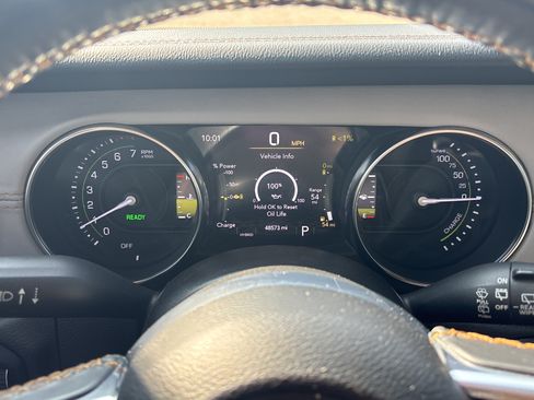 Used 2021 Jeep Wrangler Unlimited Sahara AWD/4WD image 31