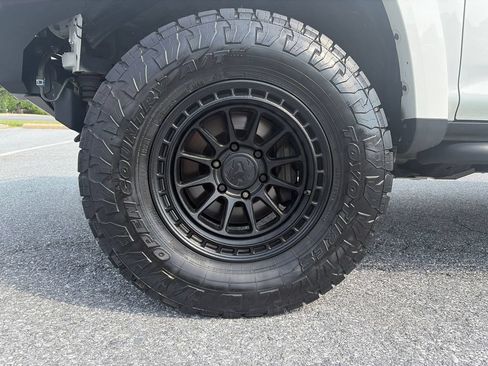 Used 2021 Toyota 4Runner Venture w/ Moonroof Package AWD/4WD image 34