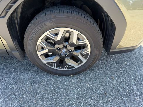 Used 2025 Subaru Forester Premium w/ Protection Package image 4