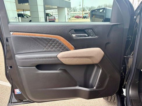 New 2026 GMC Canyon Denali image 16