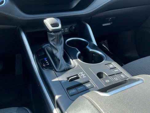 Used 2024 Toyota Highlander LE image 12