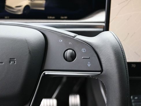 Used 2023 Tesla Model X image 11