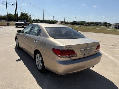 Used 2005 Lexus ES 330 FWD image 3