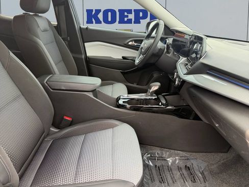 Used 2024 Chevrolet Trax LT w/ Driver Confidence Package FWD image 17