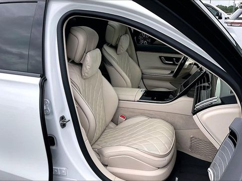 Used 2025 Mercedes-Benz S 580 4MATIC Sedan image 31