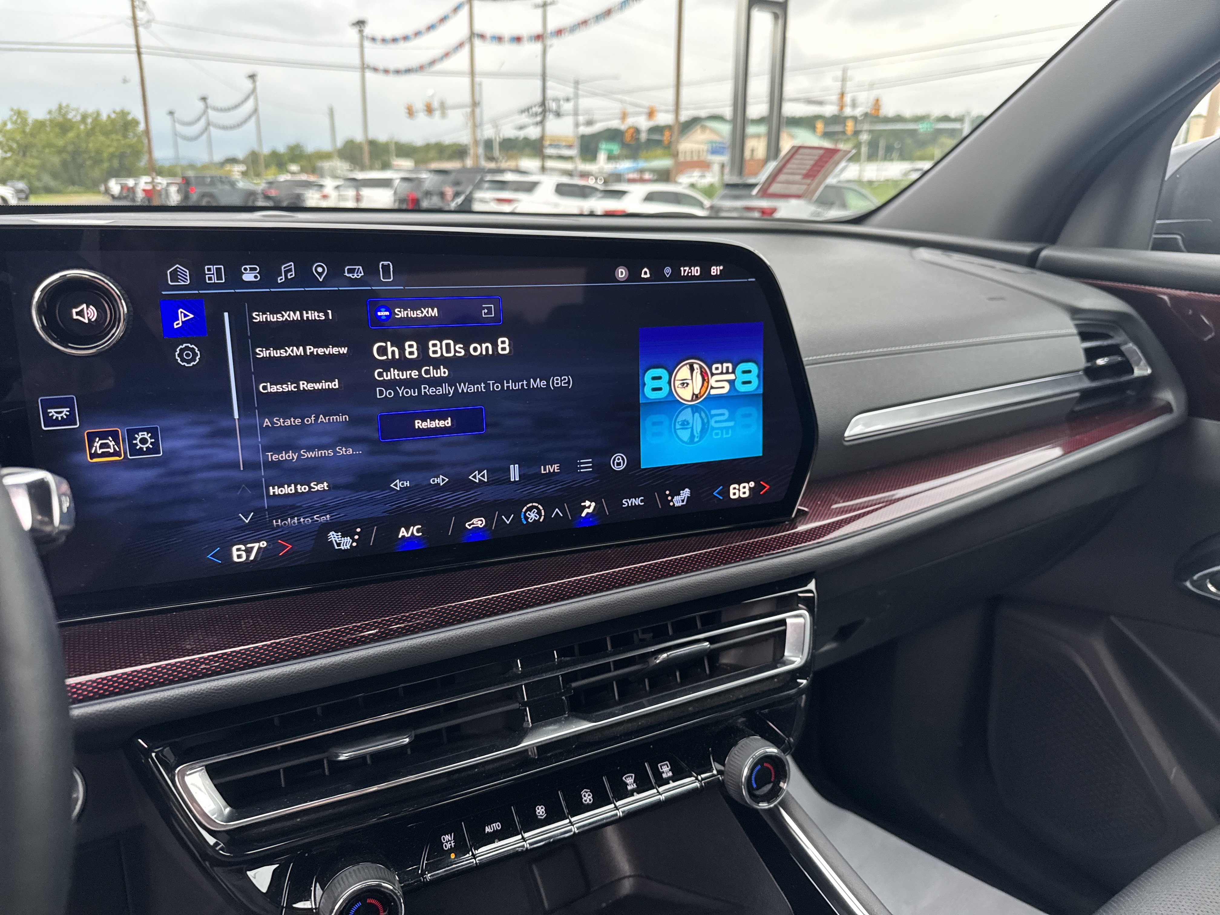 Used 2025 Chevrolet Traverse Z71 AWD/4WD image 23