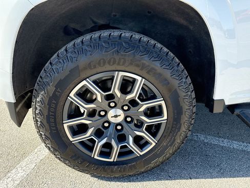 Used 2024 Chevrolet Colorado Z71 image 19