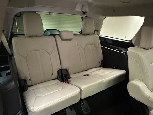 Used 2022 Ford Expedition Platinum image 25