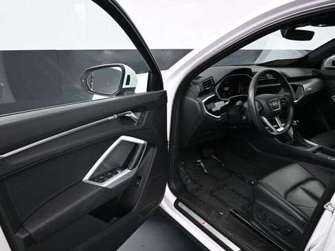 Certified 2025 Audi Q3 2.0T Premium AWD/4WD image 5