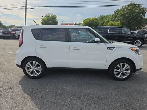 Used 2016 Kia Soul ! FWD image 8