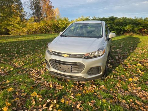 Used 2018 Chevrolet Trax LS AWD/4WD image 10