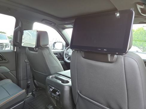 New 2026 GMC Yukon XL AT4 w/ AT4 Premium Plus Package AWD/4WD image 26