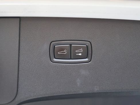 Used 2025 Porsche Cayenne Coupe AWD/4WD image 17