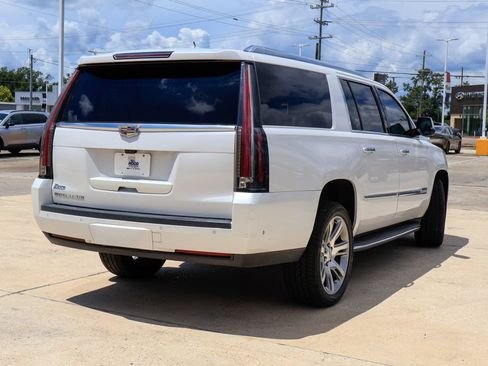 Used 2018 Cadillac Escalade ESV Luxury RWD image 23
